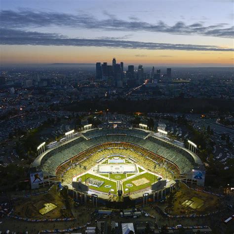 The History Of The Dodgers Stadium - oggsync.com