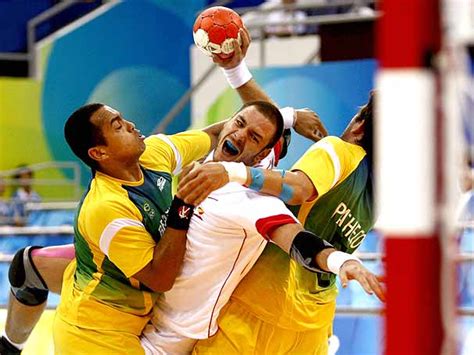 Táticas do handebol sistemas defensivos e esquemas de ataque