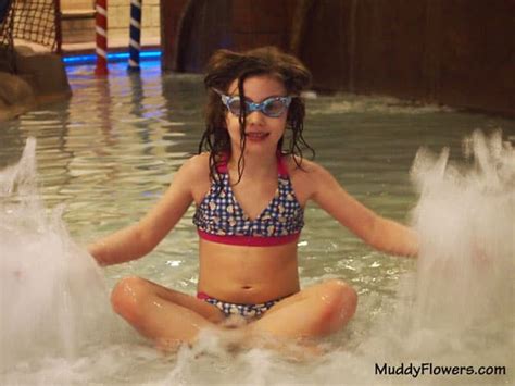 Venetian Indoor Waterpark at Holiday Inn - Review - Life In Minnesota