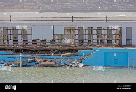 Jubilee Pool Penzance Storm Hi Res Stock Photography And Images Alamy