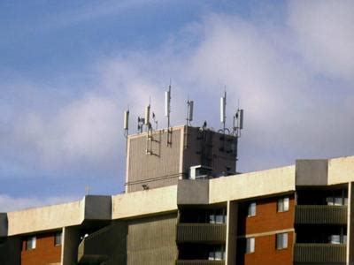 Jalna Blvd. rooftop cellular antenna installation