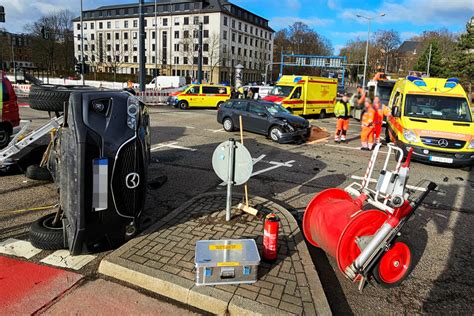 Frau Bei Kreuzungs Crash In Chemnitz Schwer Verletzt Polizei Sucht Zeugen