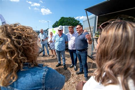 Eerste Paal Nieuwbouw Werkplaats En Truckwash Voor Hartman Expeditie