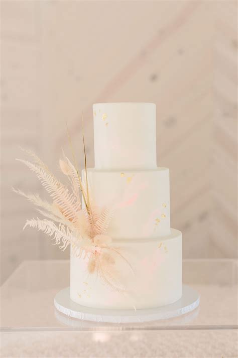 Pampas Adorned Wedding Cake For Southern Fete At Board And Batten In