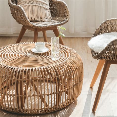 Cottage Innovative 34 Round Woven Rattan Accent Coffee Table