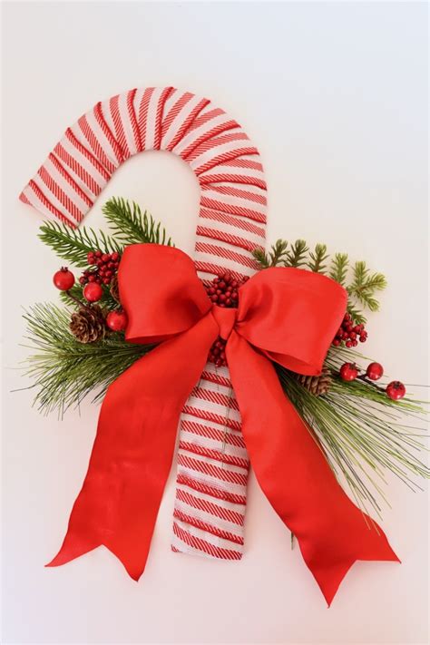 candy cane wreaths - Make Life Lovely