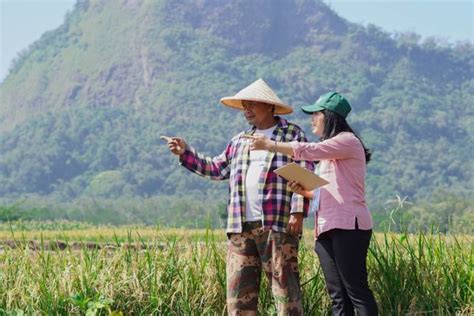 Kesadaran Petani Kunci Keberhasilan Sensus Pertanian Trubus