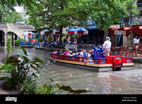 San antonio river cruise hi-res stock photography and images - Alamy