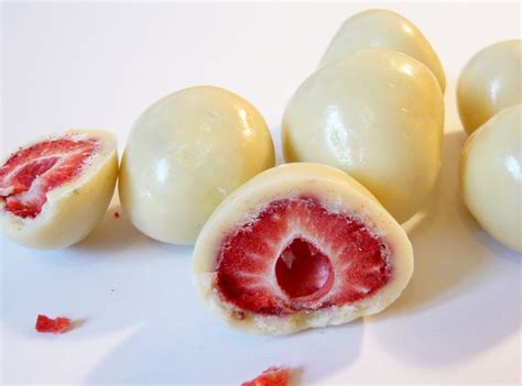 Tesco Belgian White Chocolate Strawberries