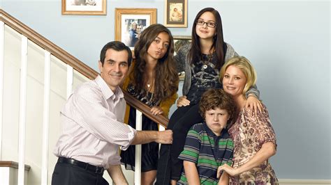 The Dunphy Family | Modern family, Modern family season 2, Watch modern ...