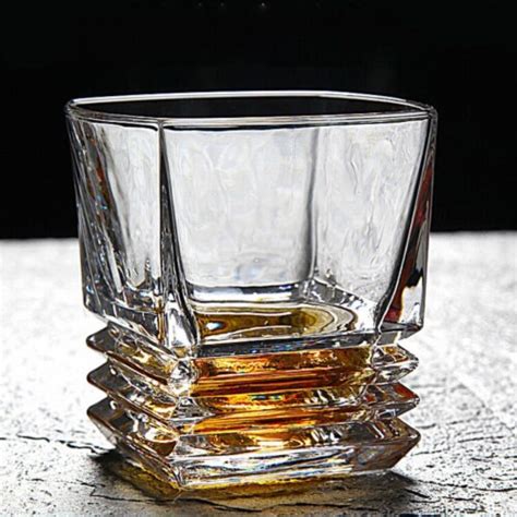 Barbinge Whiskey Lovers Glassware 2 Glasses 4 Whisky Stones Set