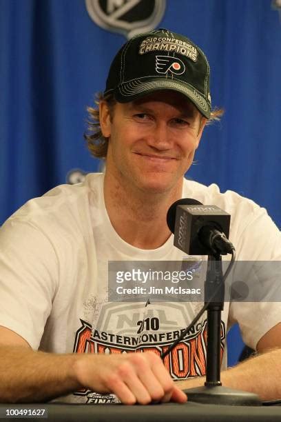 Chris Pronger Flyers Photos And Premium High Res Pictures Getty Images