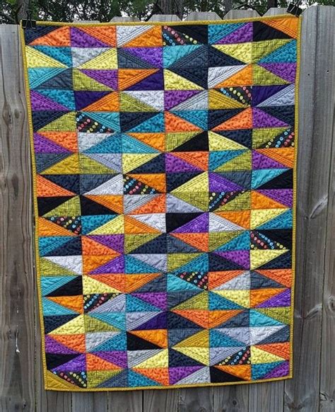 Triangle quilt, Quilt patterns, Scrap quilts