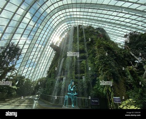 Cloud forest at Gardens by the Bay Stock Photo - Alamy