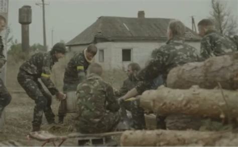 Ninguno De Nosotros Naci Para La Guerra Video De Archivo Del