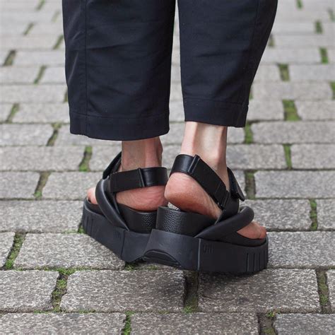 United Nude Delta Tong Damen Plateau Sandalen Schwarz Bei Mbaetz Bestellen