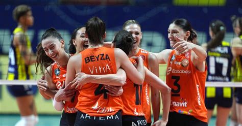 Fenerbah E Opet Eczac Ba Dynavit Ma Sonucu Voleybol