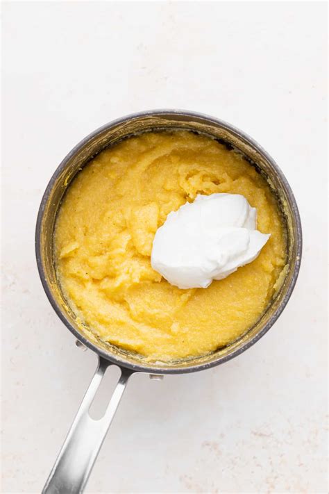 The Cheesiest Cheese Grits (5 ingredients!) - The Cheese Knees