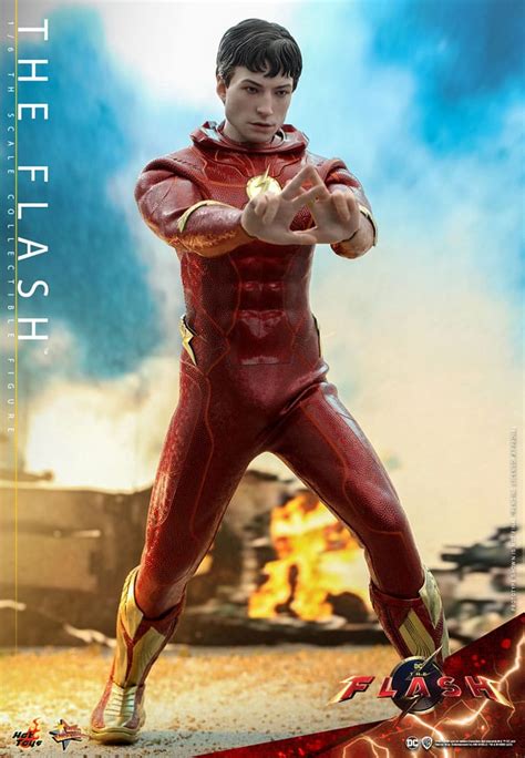 Sixth Scale Figure Flash The Flash Movie Masterpiece Action Figure By Hot Toys
