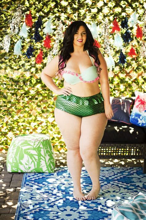 9 Hot Sexy Crystal Coons Bikini Pics