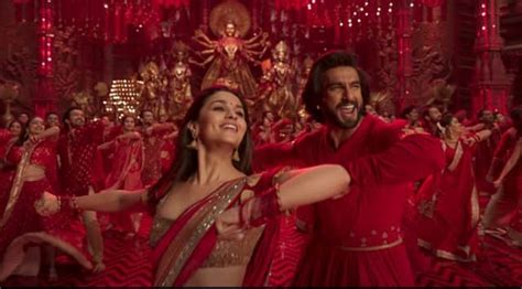 Rocky Aur Rani Kii Prem Kahani Song Dhindhora Baje Re Ranveer Singh Alia Bhatt Dance Their