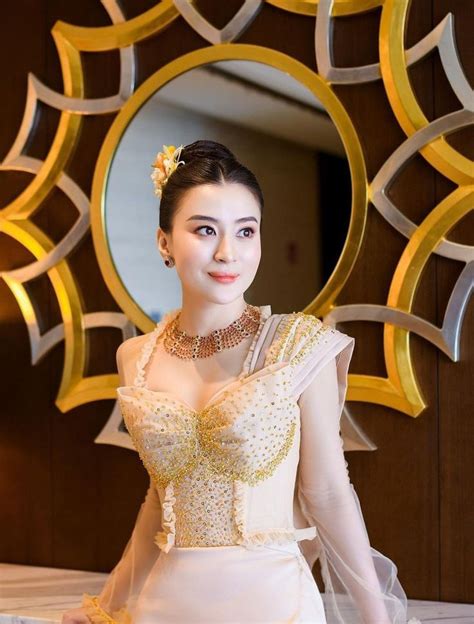 Wuit Hmone Shwe Yi Traditional Dresses Designs Traditional Dresses