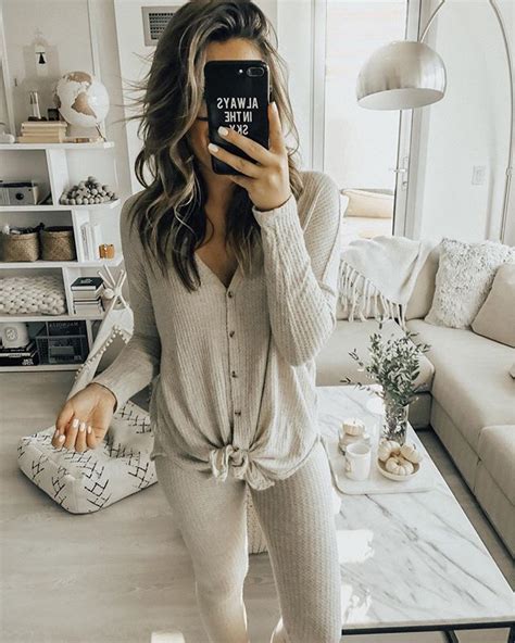 Pin By Em On Fashion In 2020 Comfy Outfits Lazy Day Outfits