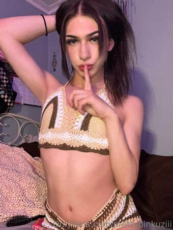 PrettyPinkuziii Prettypinkuzii Nude FitNakedGirls Photos