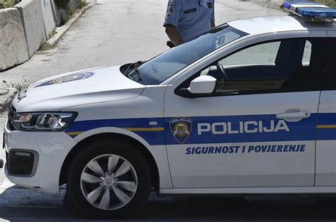 Slobodna Dalmacija Bogat policijski ulov u Imotskom pronađeno