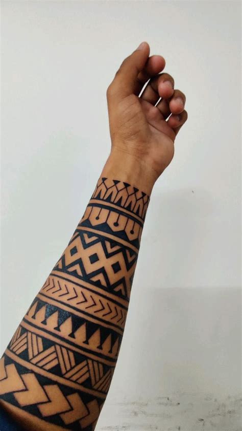 Pin By Raquel Dorsey On Boredpanda In Forearm Band Tattoos Hand