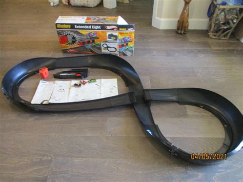 Mattel Hot Wheels Sizzlers Extended Eight Race Set Goose Pump Bonus Cars For Sale