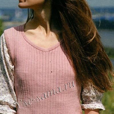 Бежевая безрукавка спицами