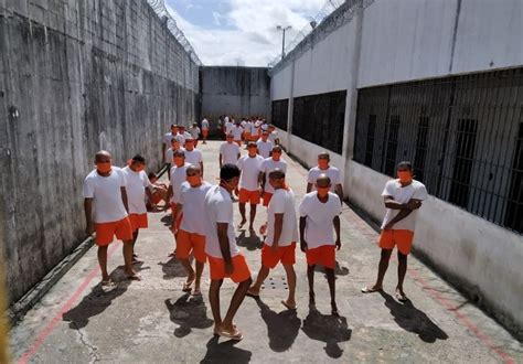 Sistema prisional do Ceará recebe 300 mil máscaras e testes do