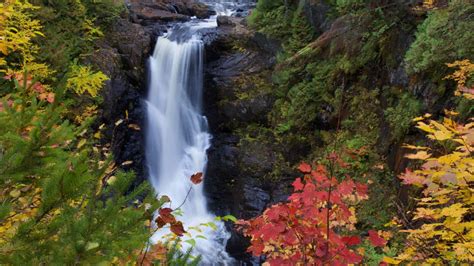 7 Waterfalls in New England for a Breathtaking Daytrip