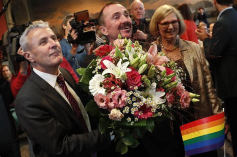 Slovenian Parliament Approves Gay Marriages And Adoptions English Service ANSA It