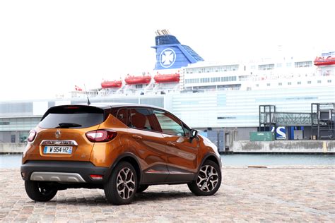 Comparatif vidéo Renault Captur restylé vs Peugeot 2008 la revanche