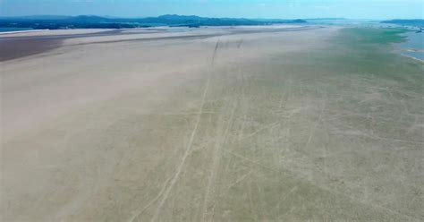 Seca encolhe maior lago de água doce da China em 75 vídeos CLM Brasil