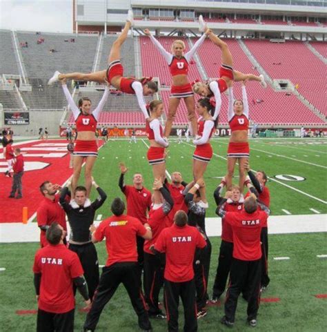 Awesome Stunt Cheerleading Stunt College Cheerleading Cheer Stunts