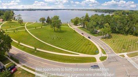 Walled Lake Michigan Lakefront Homes : Waterfront Homes On Walled Lake