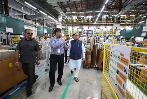 Amazon Starts Indias Largest Fulfillment Center In Gujarat Deshgujarat