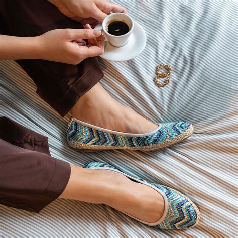 memory-foam-shoes_1200x1200.jpg?v=1600330417