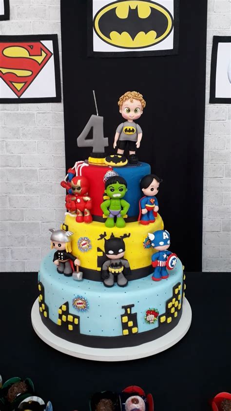 Bolo Super Heróis Infantil - Bolo vingadores.. | Convite super heróis, Festa infantil vingadores ...