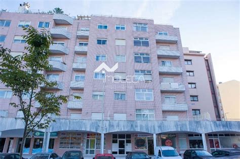 Apartamento T1 à venda em Quinta das Rosas Rasa de Baixo Mafamude e