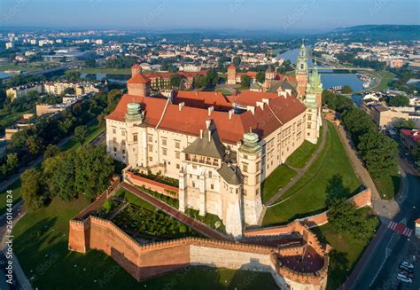 Fototapeta Historyczny Zamek Królewski na Wawelu i Katedra w Krakowie