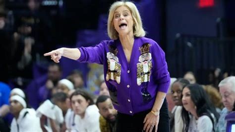 Mulkey Fashion See The Wild Outfit Lsu Head Coach Kim Mulkey Wore