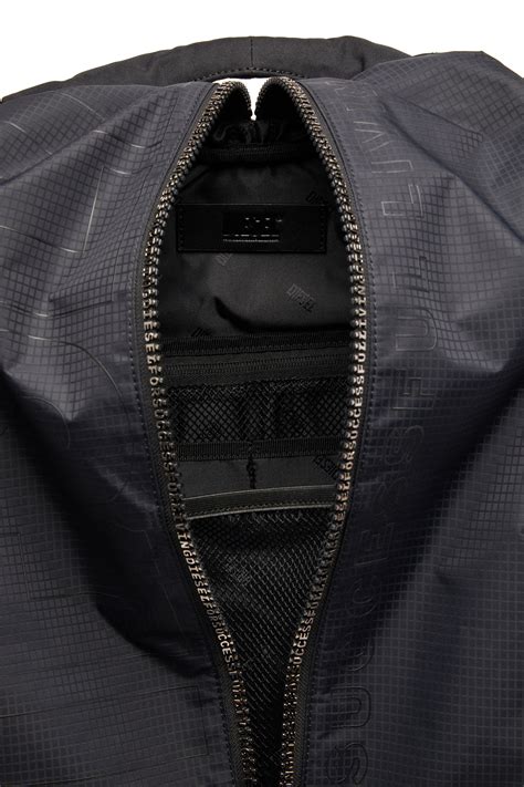 Jeans, Jacken, Schuhe, Taschen | Diesel® Offizielle Website