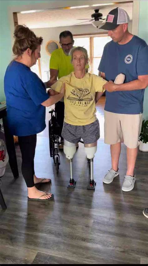Woman who lost all her limbs after routine surgery shares major update