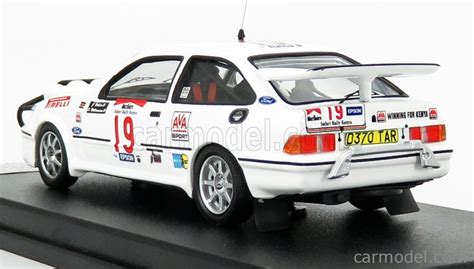 Trofeu Trruk Scale Ford England Sierra Rs Cosworth Night