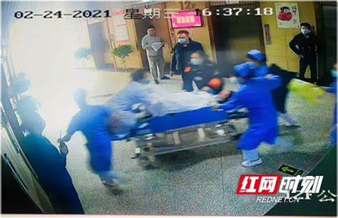 生死时速9分钟 医护人员成功抢救2例脐带脱垂的孕妇新闻关注健康频道