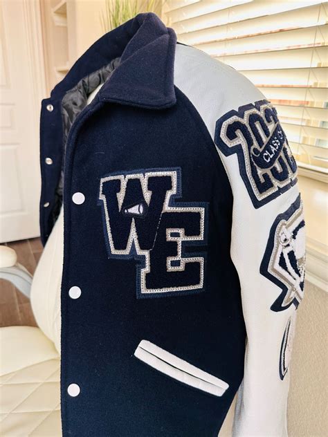 Pin By Vanesa Schwerdt On Campera De Egresado In 2024 Senior Jackets